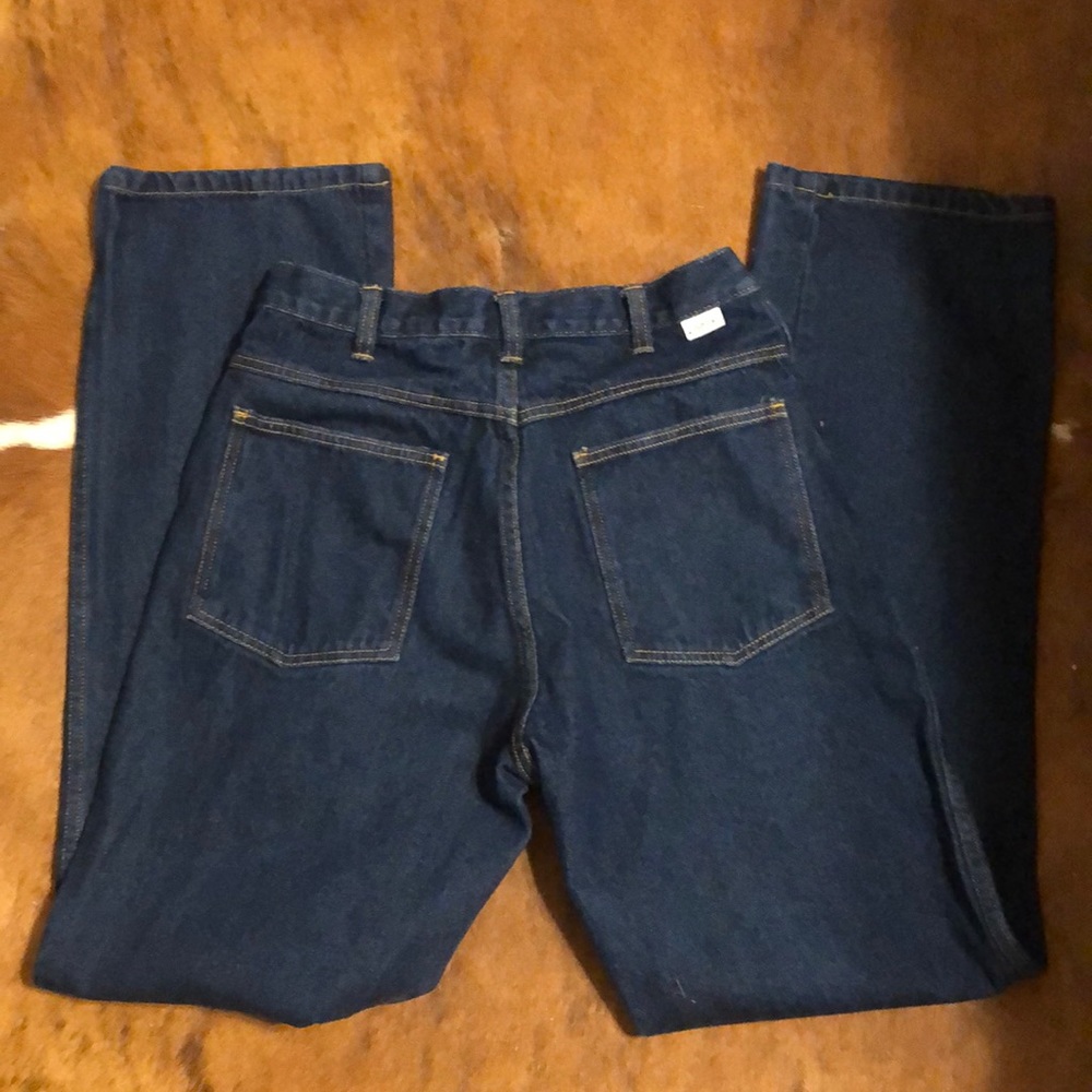 Unifies men’s work jeans